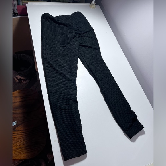 Magic booty leggings from TikTok size large - Picture 4 of 4